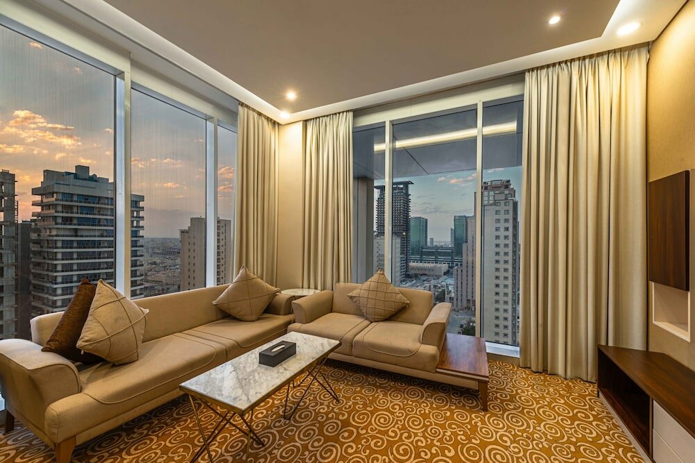 Фото Crown Rose Hotel