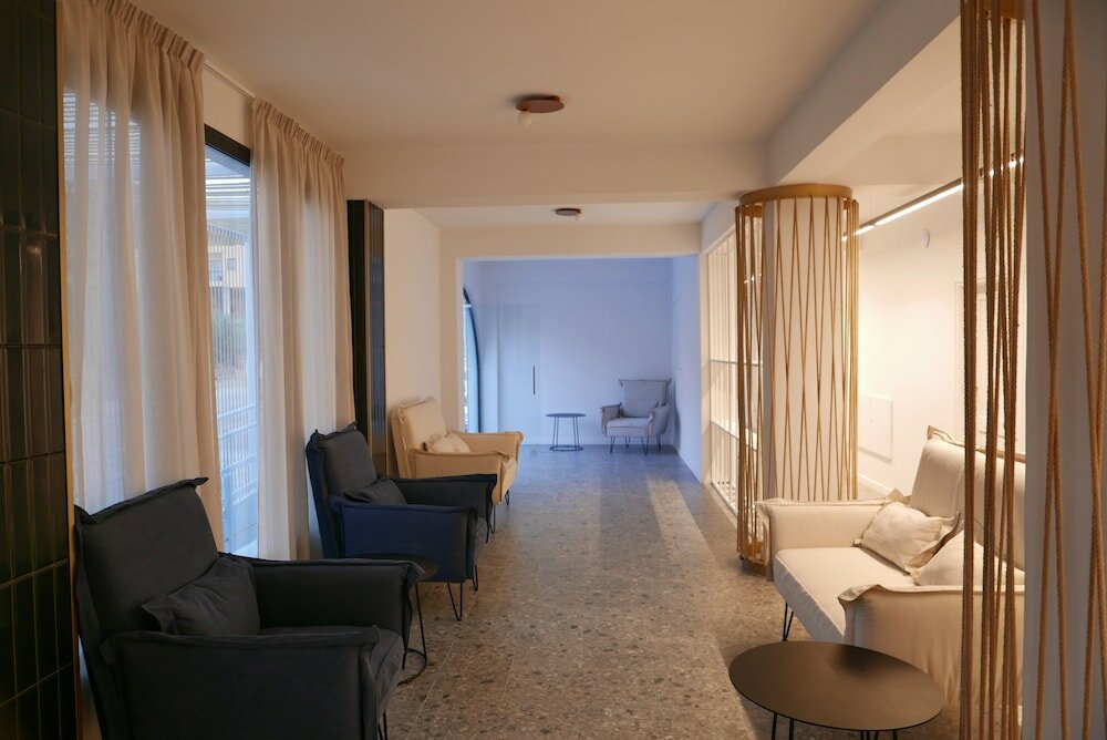 Фото E. J. Pyrgos Bay Hotel