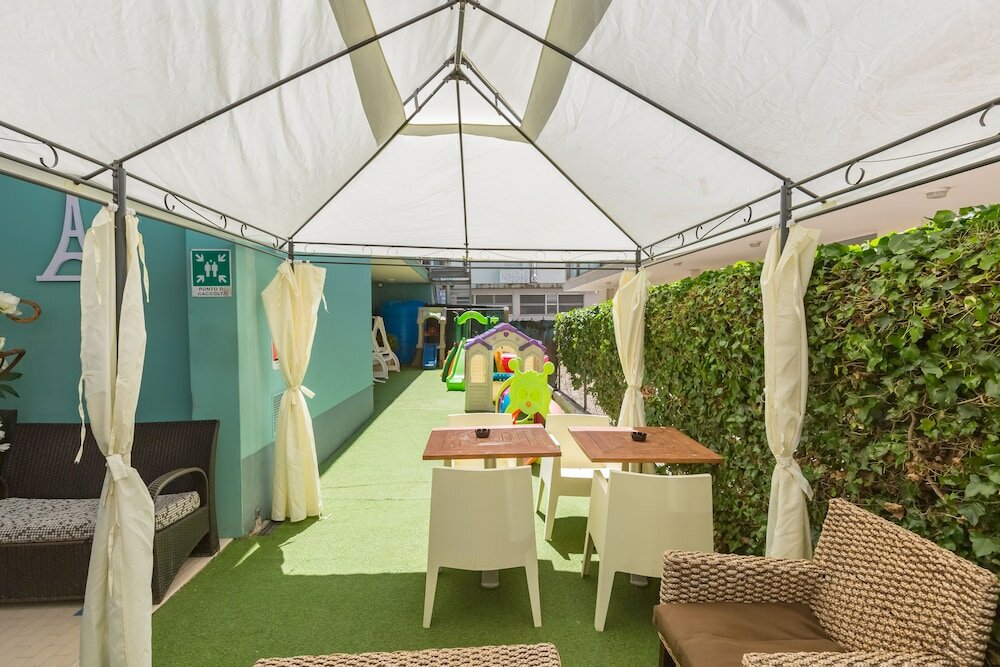 Фото Hotel Eiffel