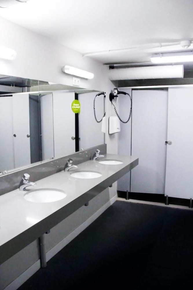 Фото Hola Hostal Eixample