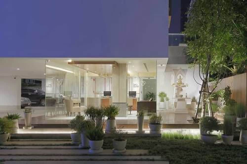 Фото TwoThree A Homely Hotel