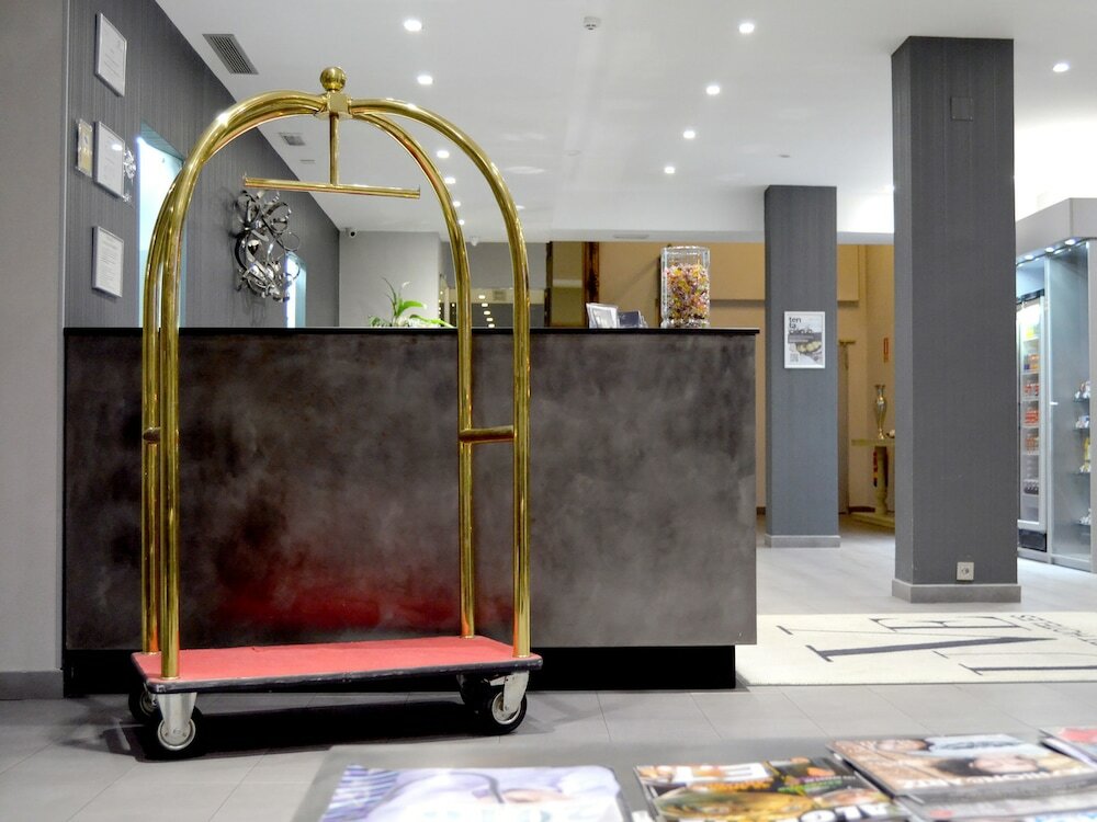 Фото Hotel Uve Alcobendas