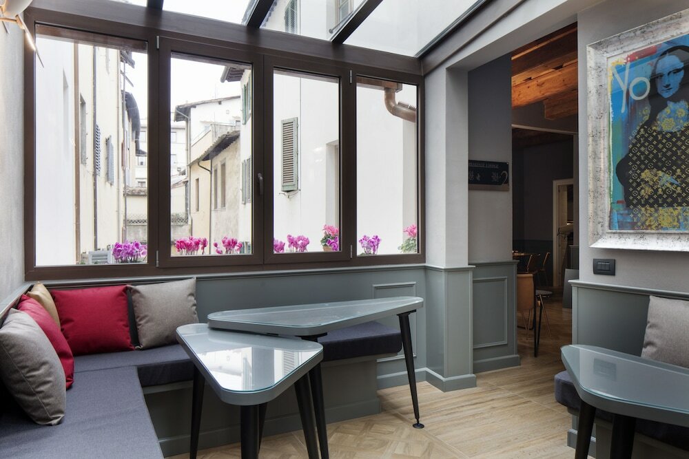 Фото The Frame Hotel