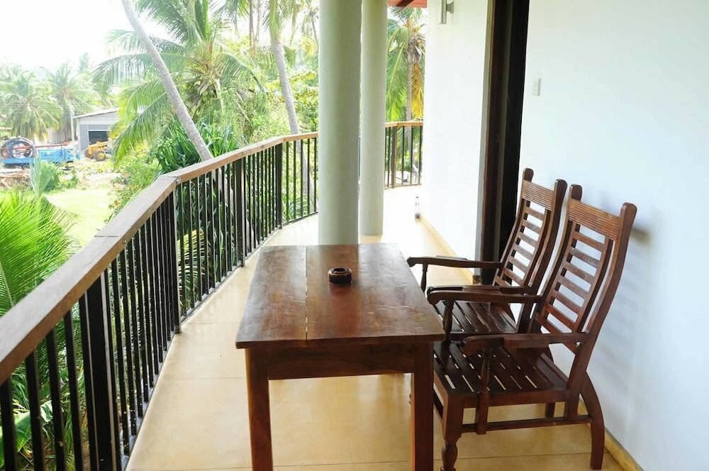 Фото Traveller's Home Hotel