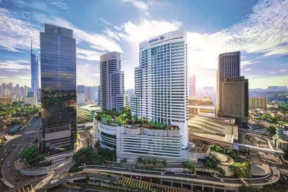 Фото The Hollwood Suites at Platinum