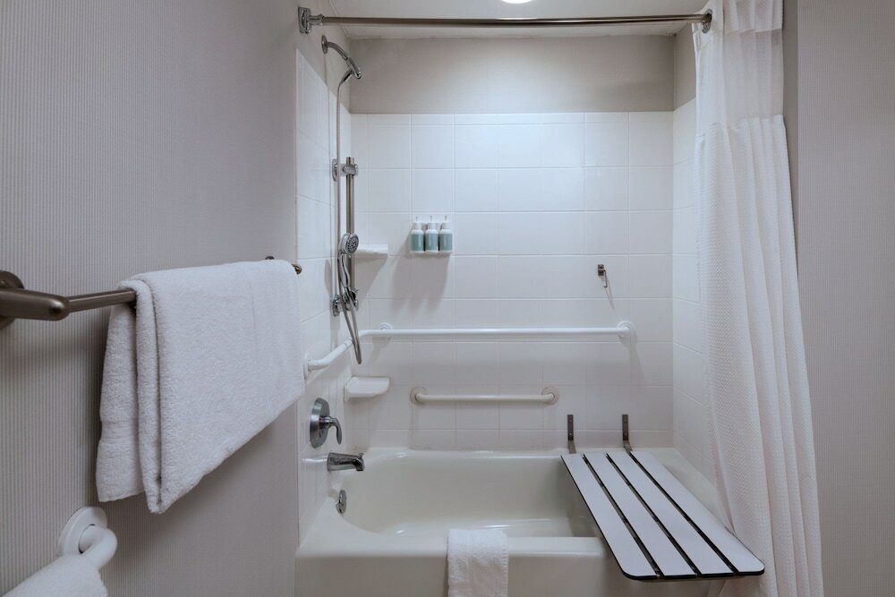 Фото Courtyard Marriott Aksarben Village