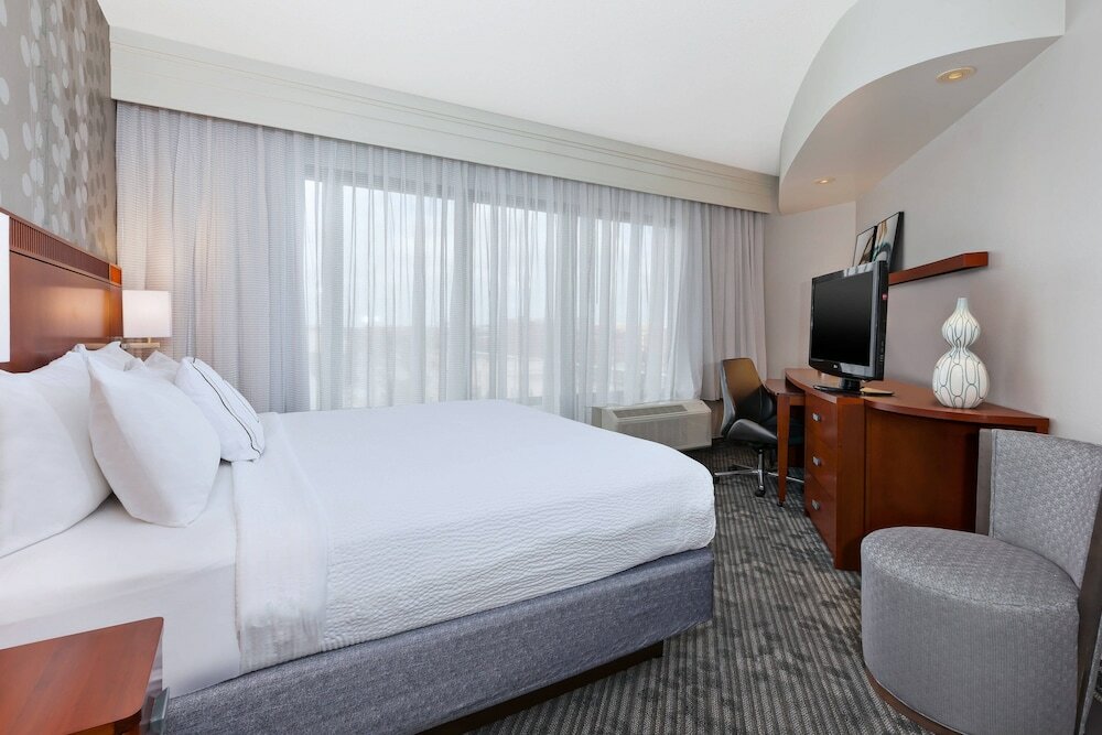 Фото Courtyard by Marriott Oklahoma City Downtown