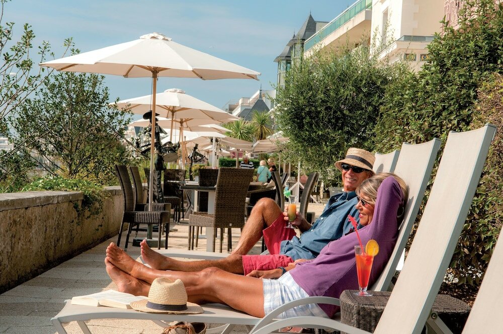 Фото Hôtel Vacances Bleues Villa Caroline