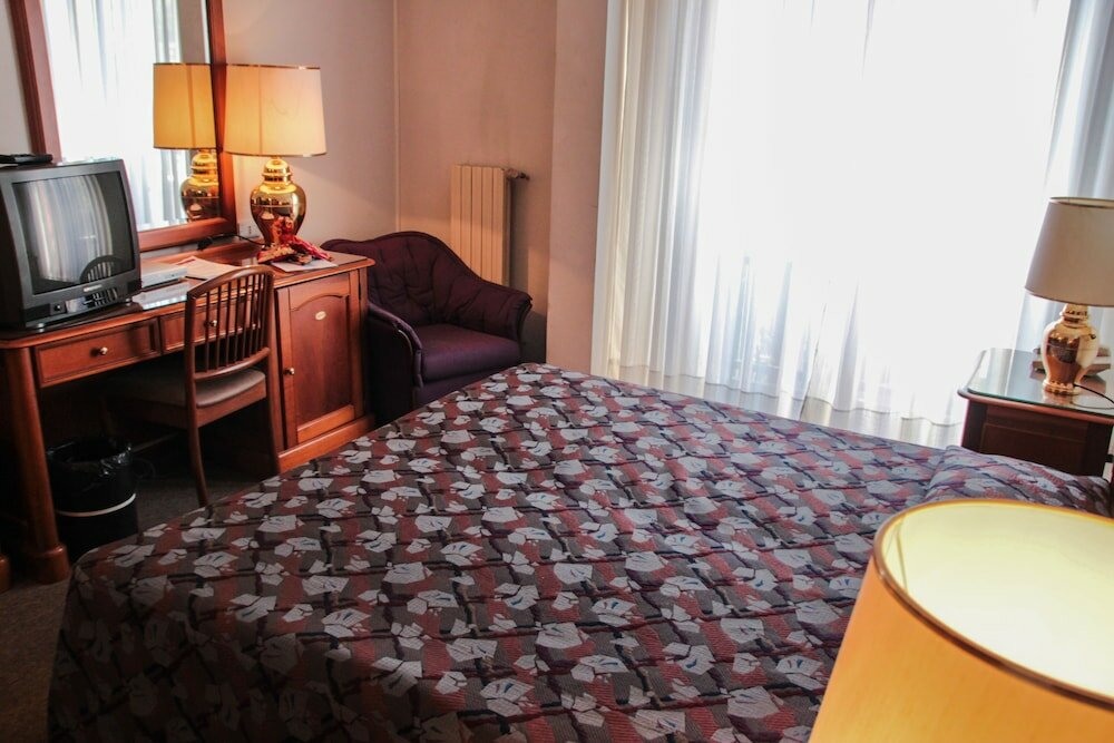 Фото Garden Hotel