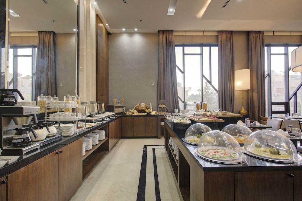 Фото The House Boutique Suites