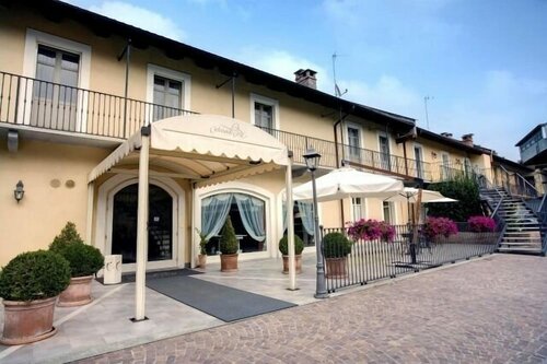 Внешний вид отеля Hotel Cascina Di Corte в Венария-Реале, фото 1