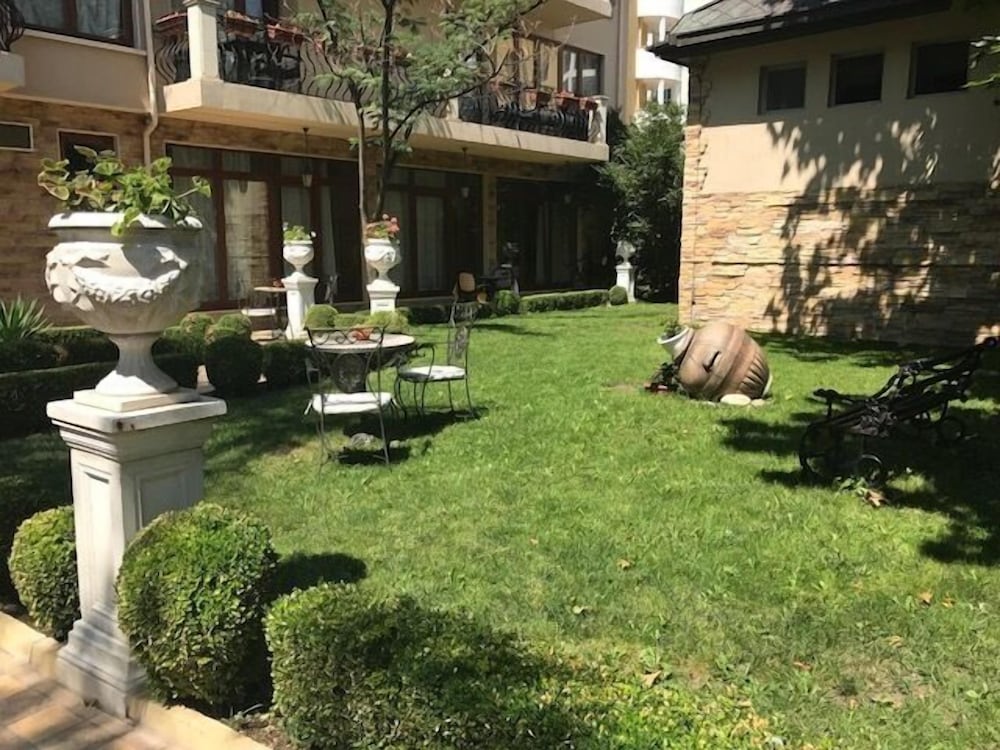 Фото Golden Pearl Hotel