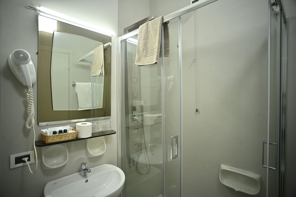 Фото Admiral Hotel