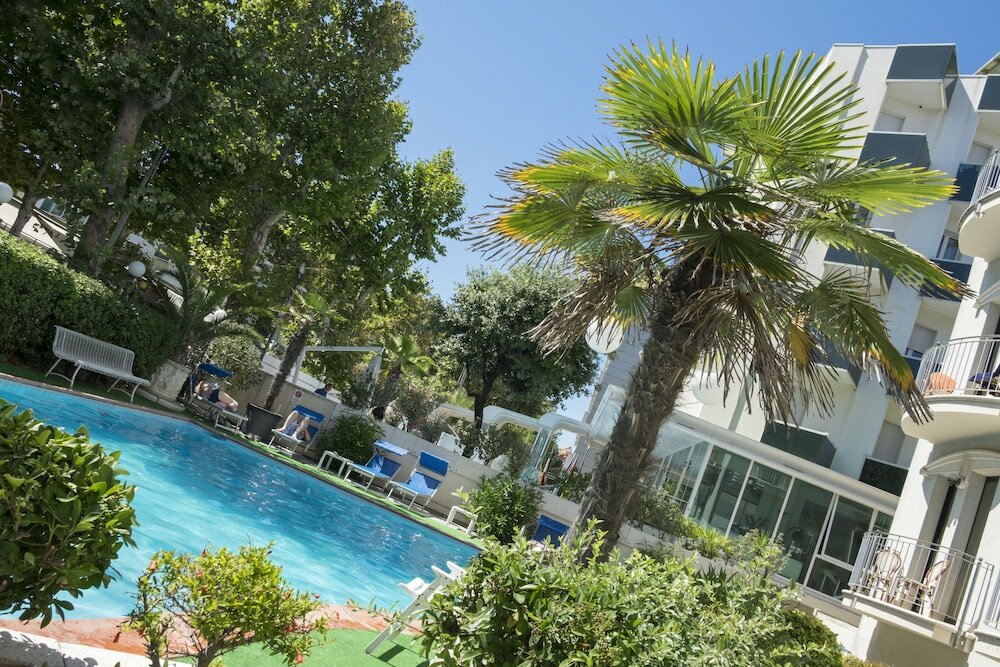 Фото Hotel Ambassador