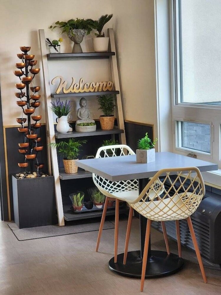 Фото Home Inn and Suites Regina Airport