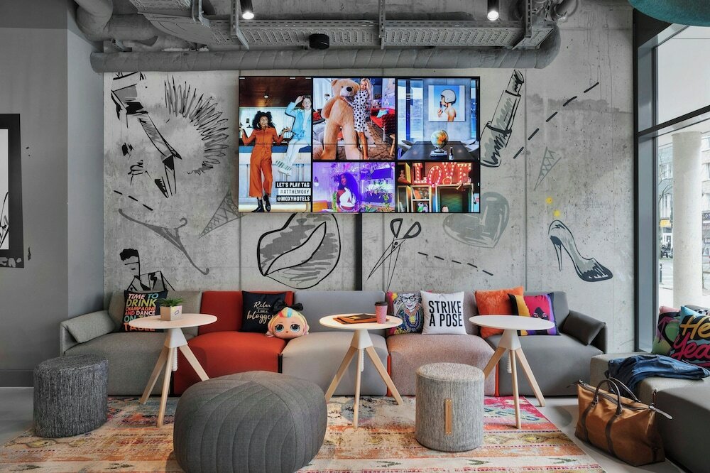 Фото Moxy Duesseldorf City