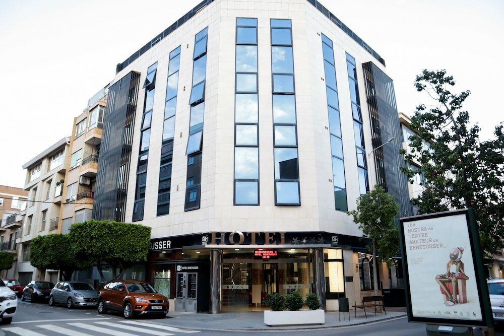 Фото отеля 1