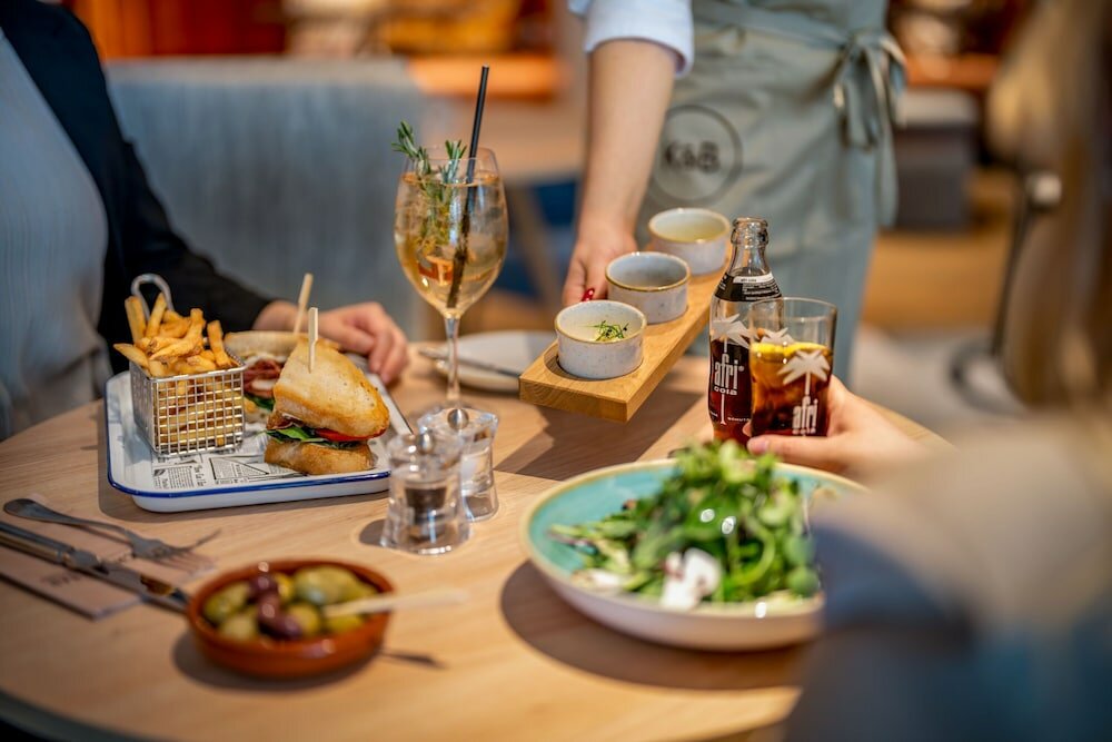 Фото Courtyard by Marriott Cologne