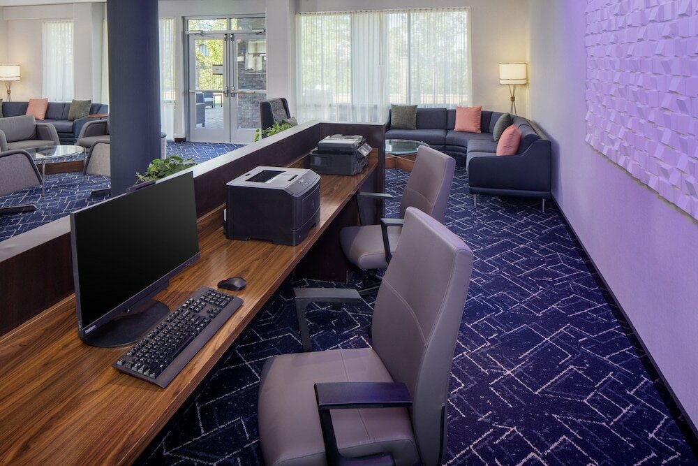 Фото Courtyard by Marriott Charleston Downtown/Civic Center