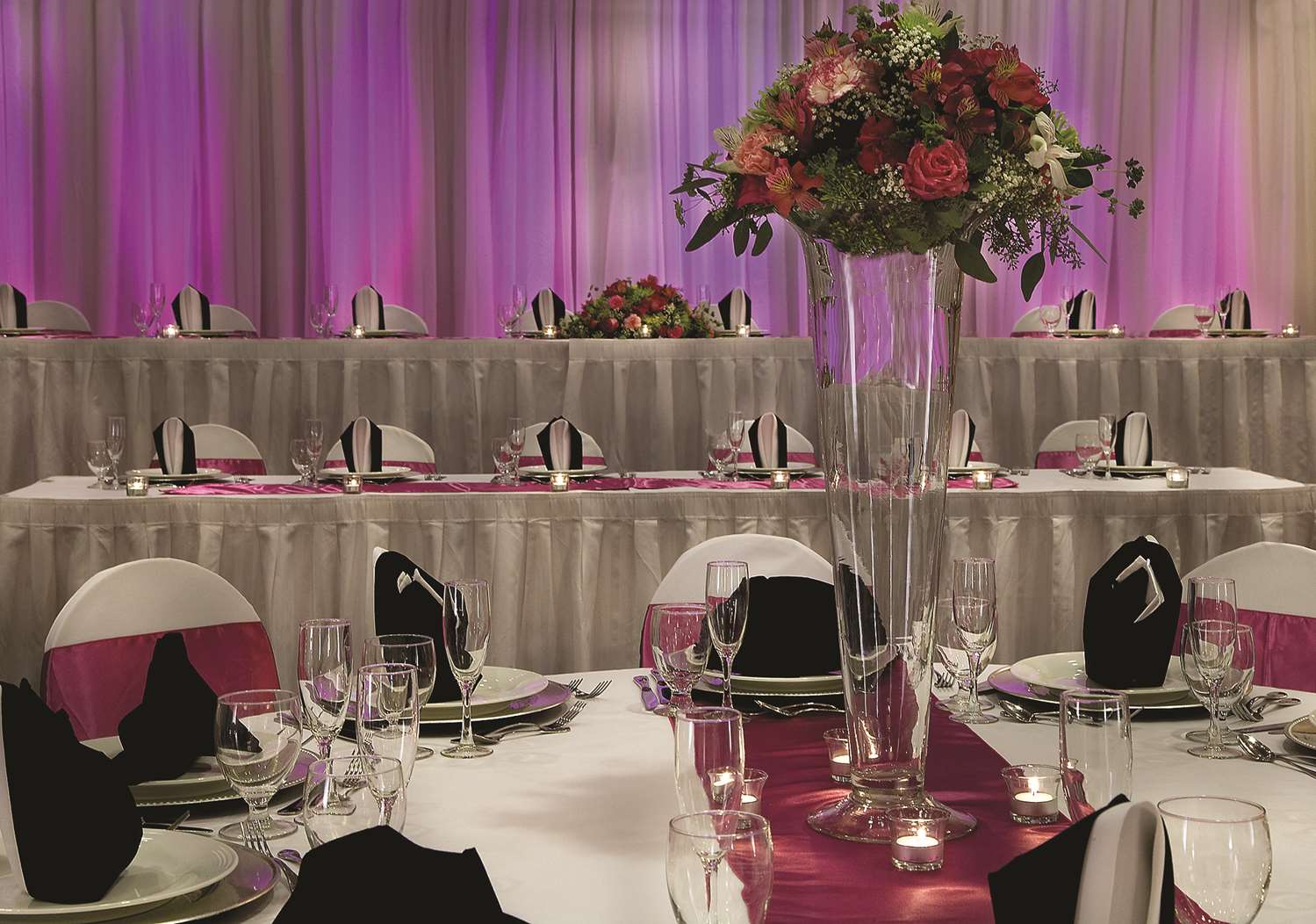 Фото Embassy Suites Hotel Kansas City - International Airport