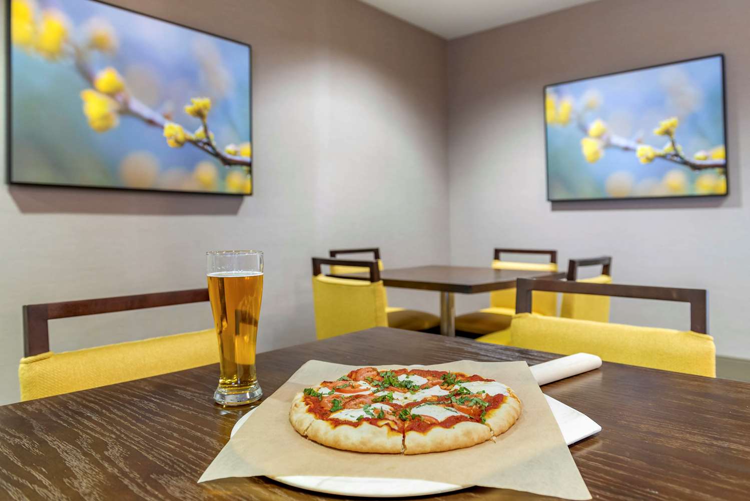 Фото Wyndham Noblesville