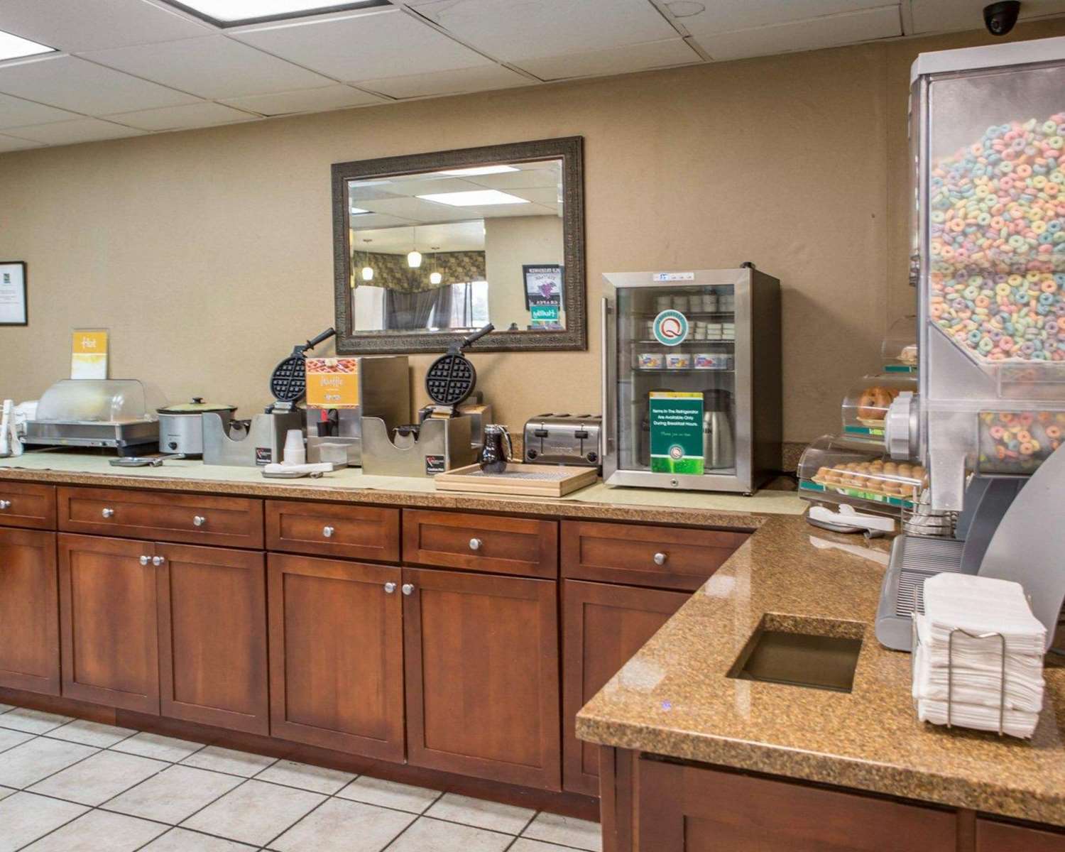 Фото Quality Inn Merchants Drive