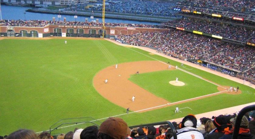 Фото Desmond Hotel