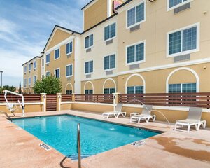 Гостиница Comfort Suites Odessa