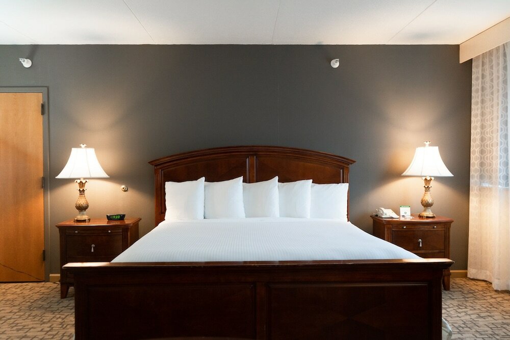 Фото Comfort Inn & Suites Downtown Tacoma