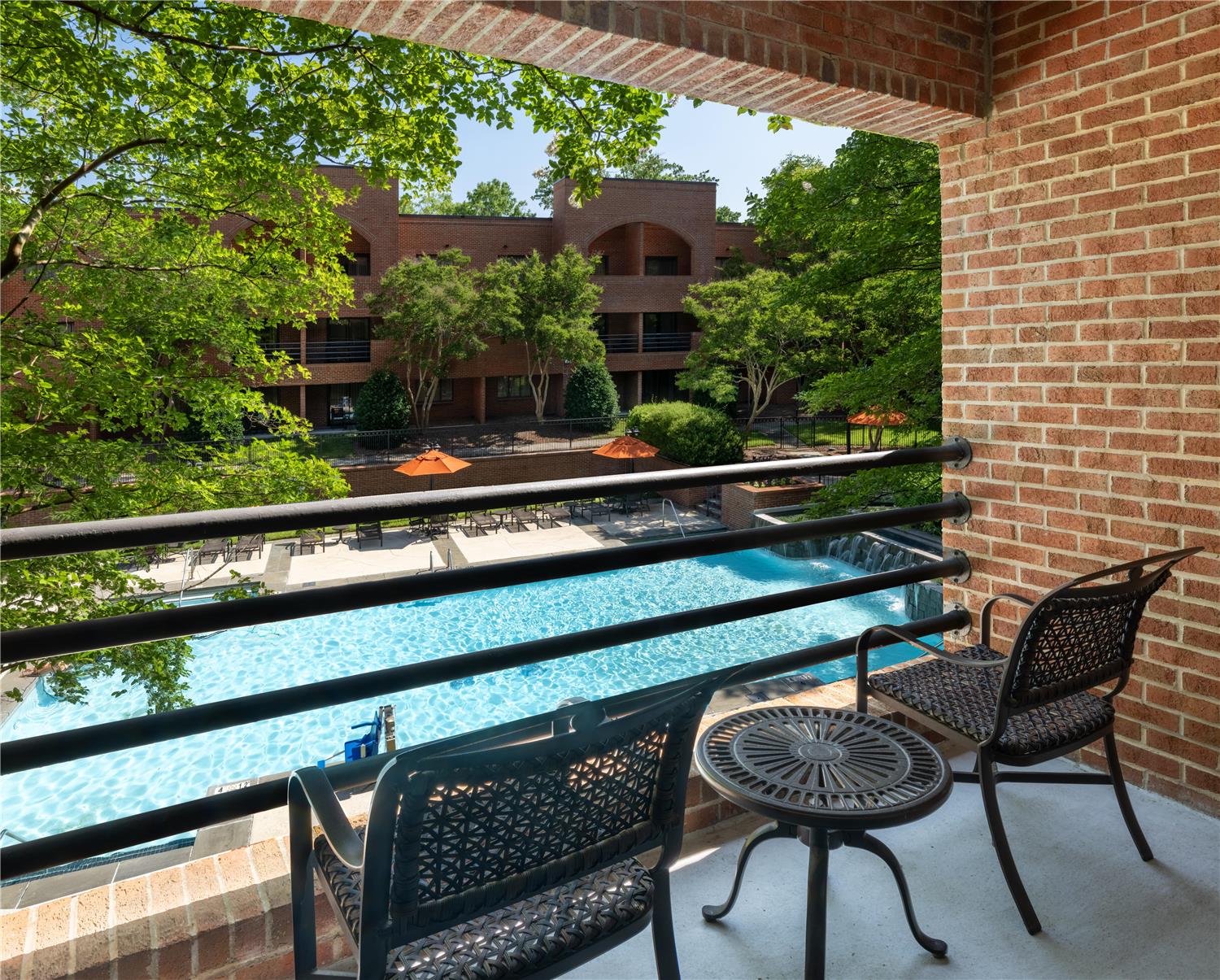 Фото DoubleTree Suites by Hilton Hotel Charlotte - SouthPark