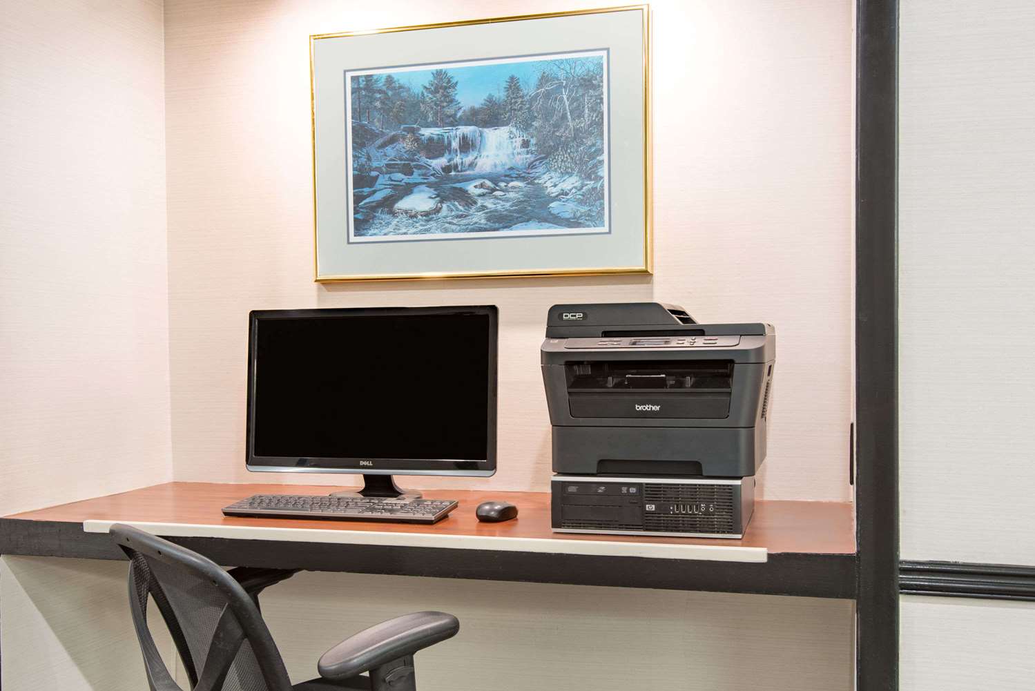 Фото Ramada by Wyndham Cumberland Downtown