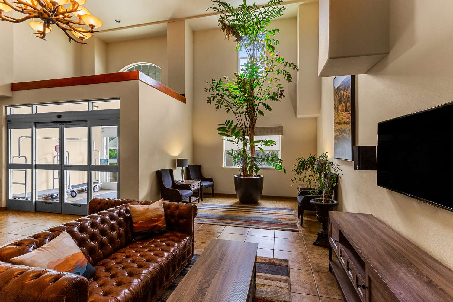 Фото Best Western Rose Quartz Inn