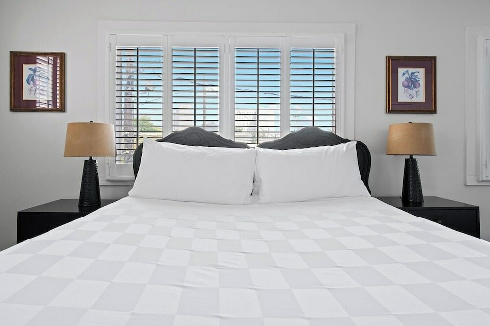 Фото Historic Streetcar Inn