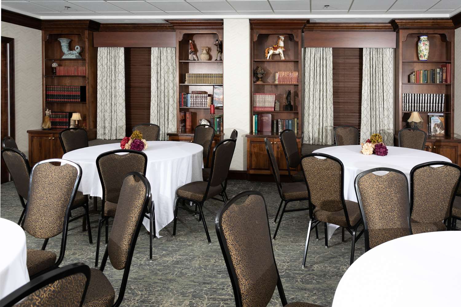 Фото Hampton Inn & Suites Nashville-Green Hills