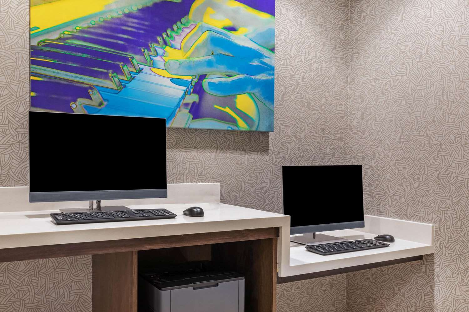 Фото La Quinta Inn & Suites by Wyndham Kansas City Beacon Hill