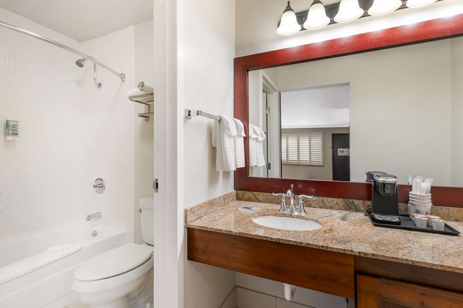 Фото Best Western Dry Creek Inn