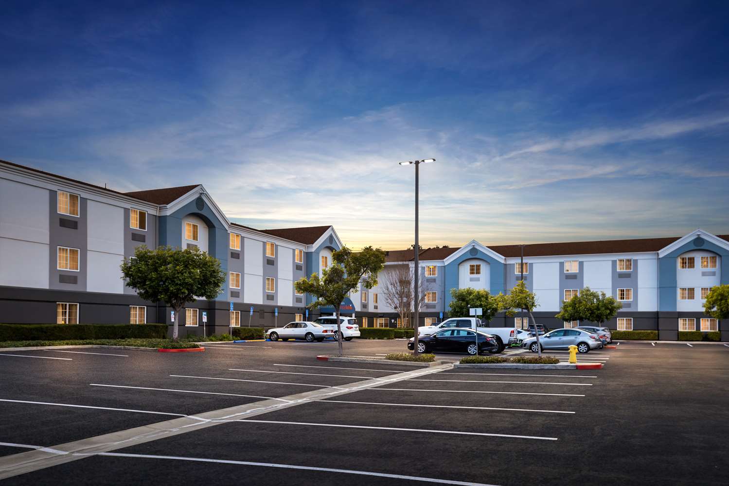 Фото Sonesta Simply Suites Irvine East Foothill