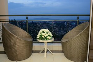 Гостиница Five to Five Hotel