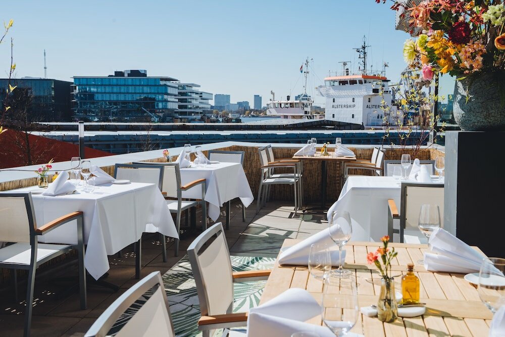 Фото Moxy Amsterdam Houthavens