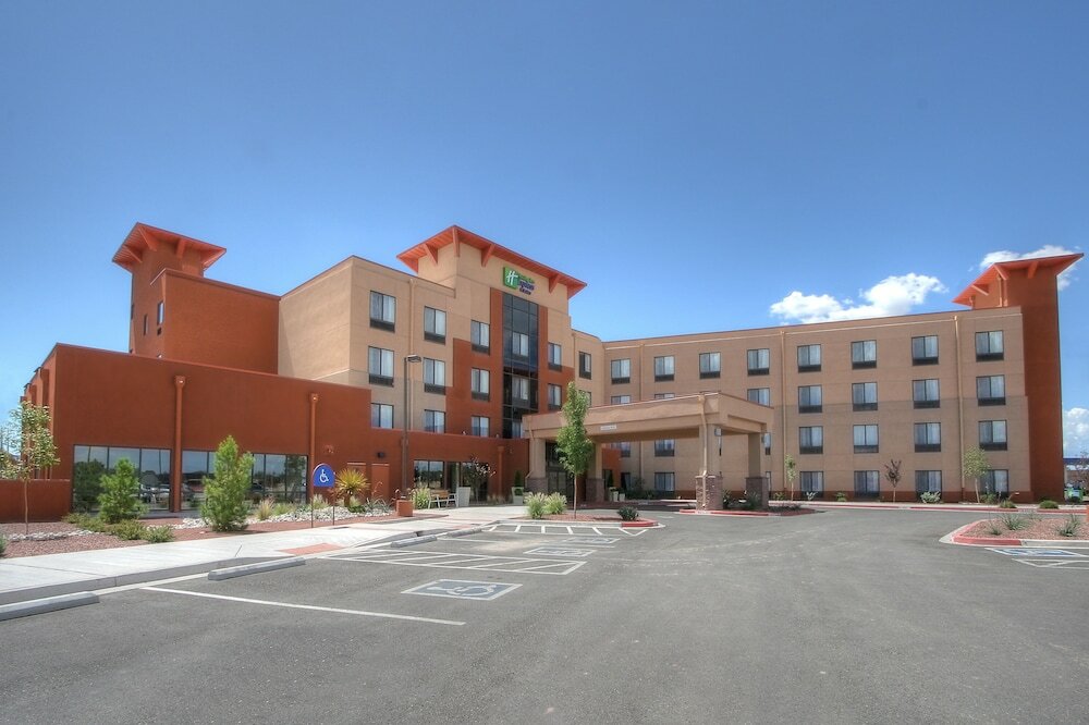 Фото Holiday Inn Express & Suites Albuquerque Historic Old Town, an Ihg Hotel