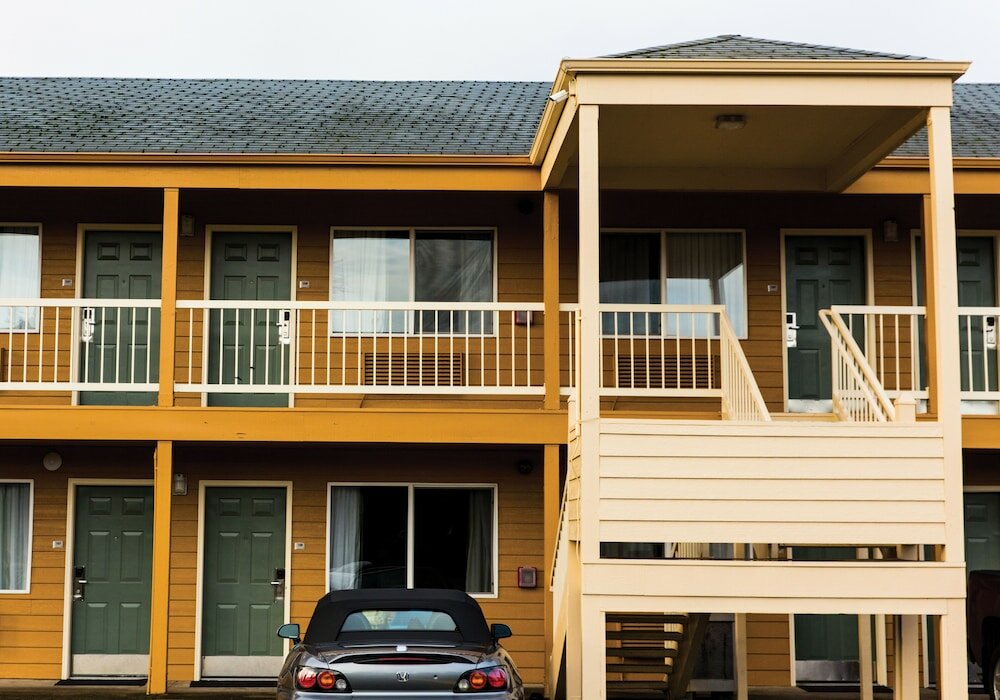 Фото Cottage Grove Inn