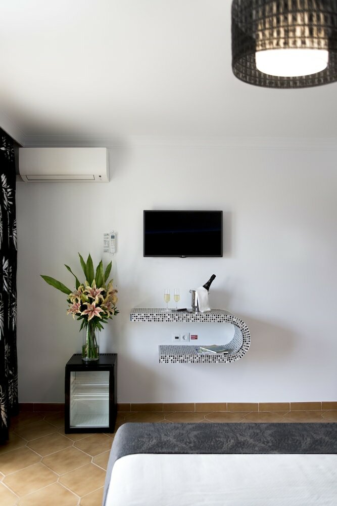 Фото Hostal Alhambra