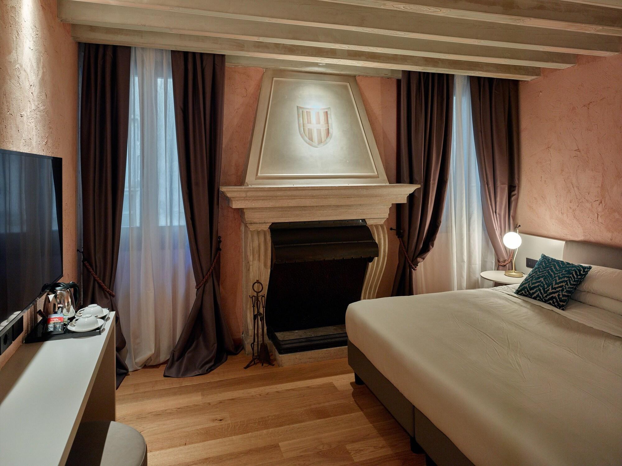 Фото Ca' dei Proverbi Suites