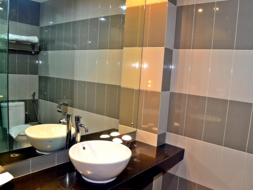 Фото Grand Impression Hotel Medan