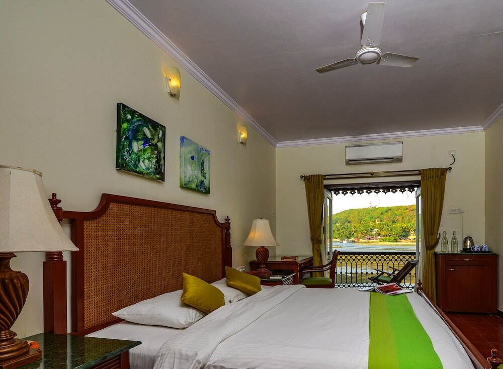 Фото Neemrana's Three Waters