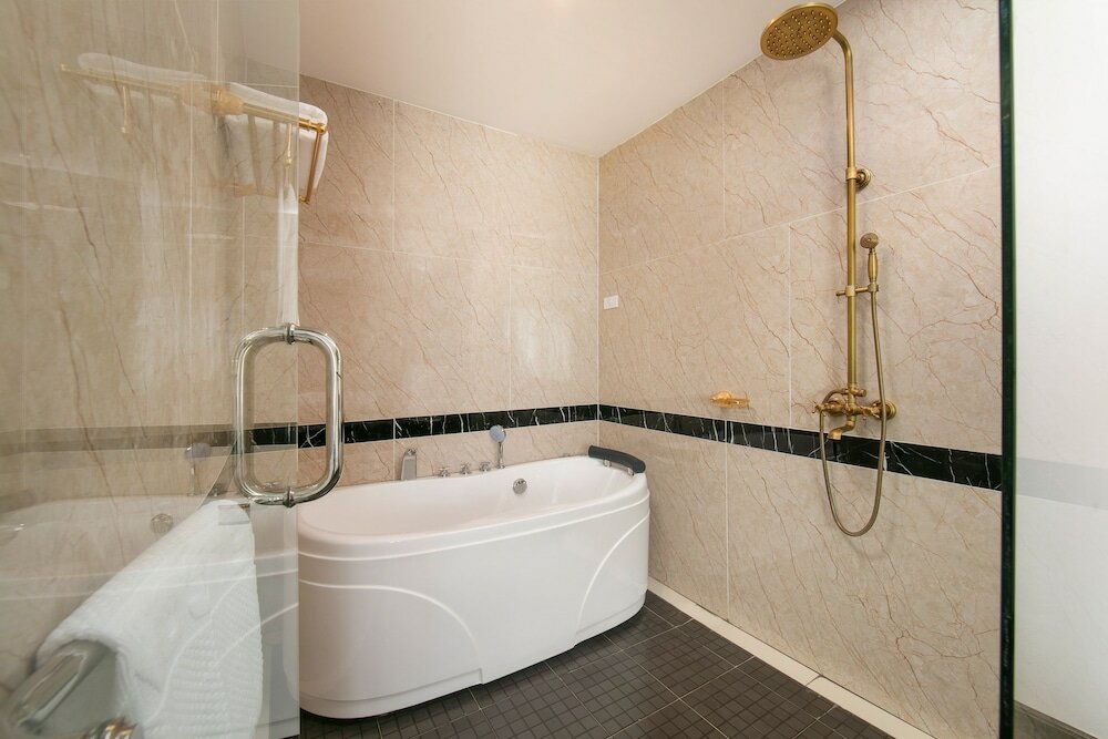 Фото Azalea Parkview Hotel