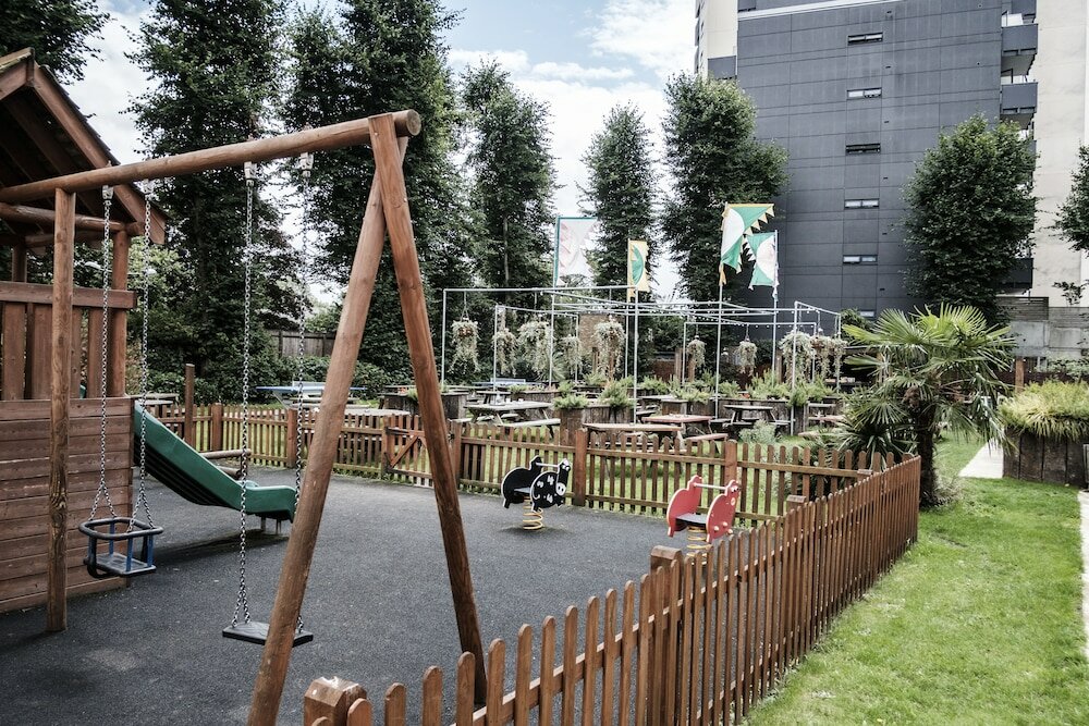 Фото The Drayton Court Hotel