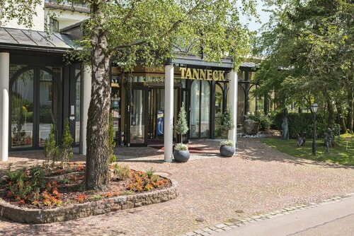 Внешний вид отеля Hotel Tanneck в Бад-Вёрисхофене, фото 2