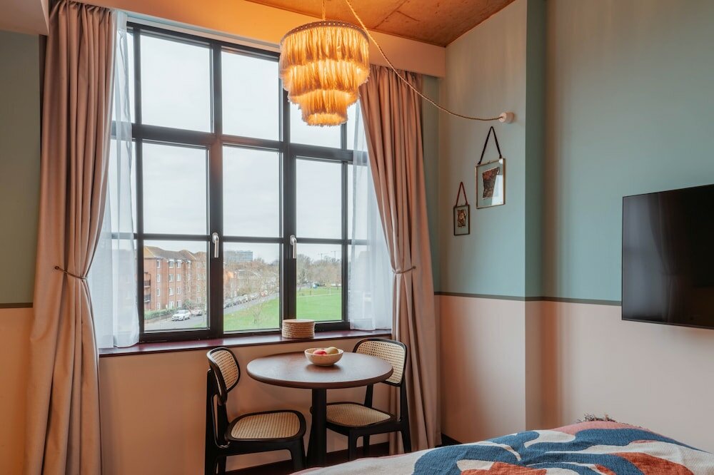 Фото Room2 Chiswick Hometel