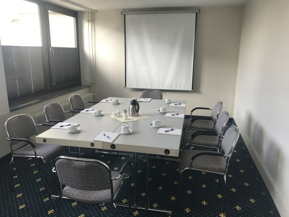 Фото Karaman Group Hotel